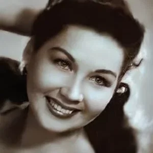  Rosa Del Rosario