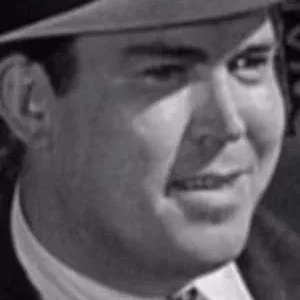  Adrian Morris