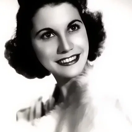  Maxene Andrews
