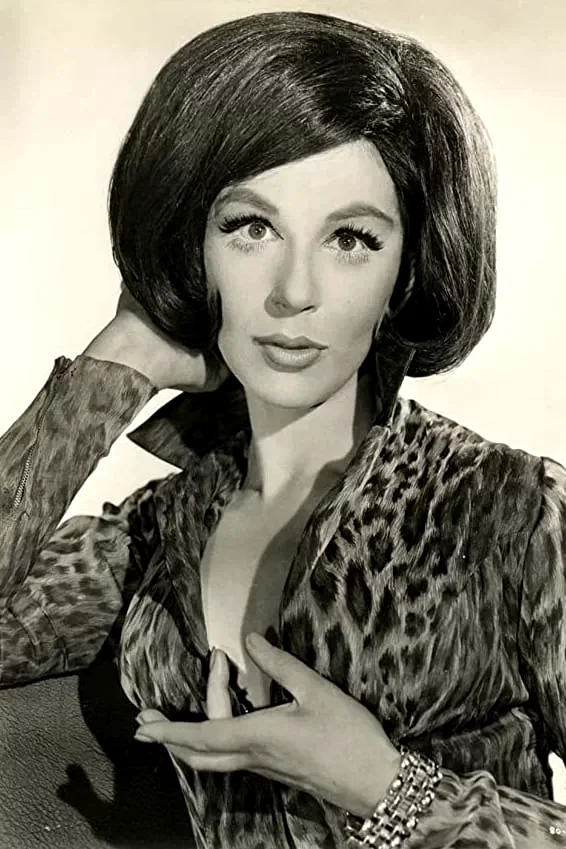  Fenella Fielding