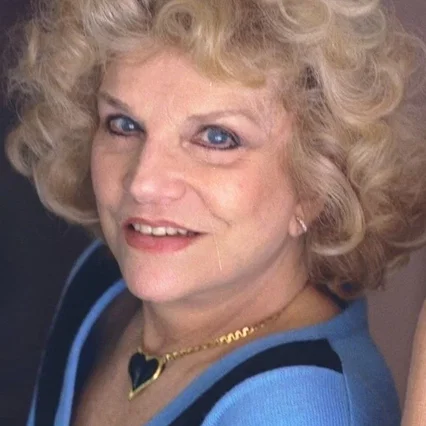  Tonia Carrero