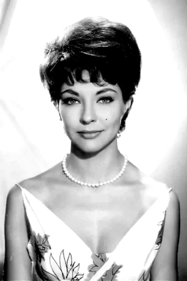  Elsa Cardenas