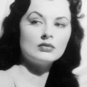 Photo star :  Ruth Hampton