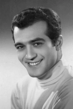  Fikret Hakan