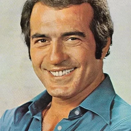  Fikret Hakan