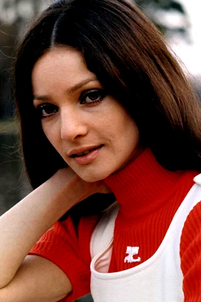  Ewa Swann