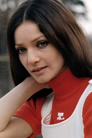  Ewa Swann