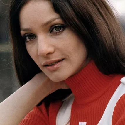  Ewa Swann