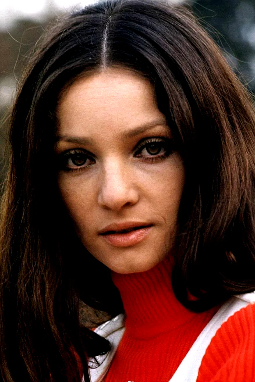  Ewa Swann