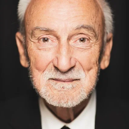  Yvon Deschamps