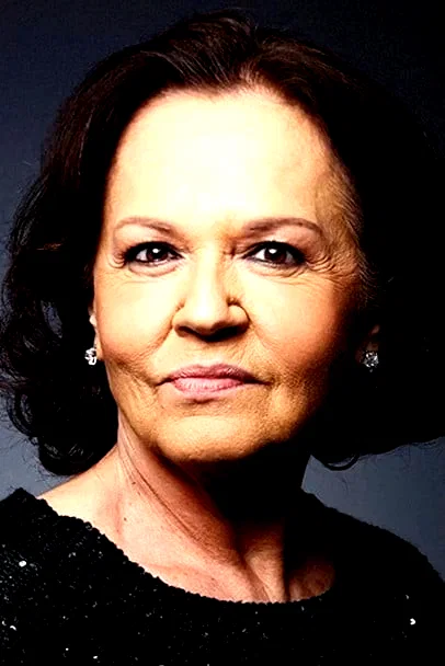  Fatma Karanfil
