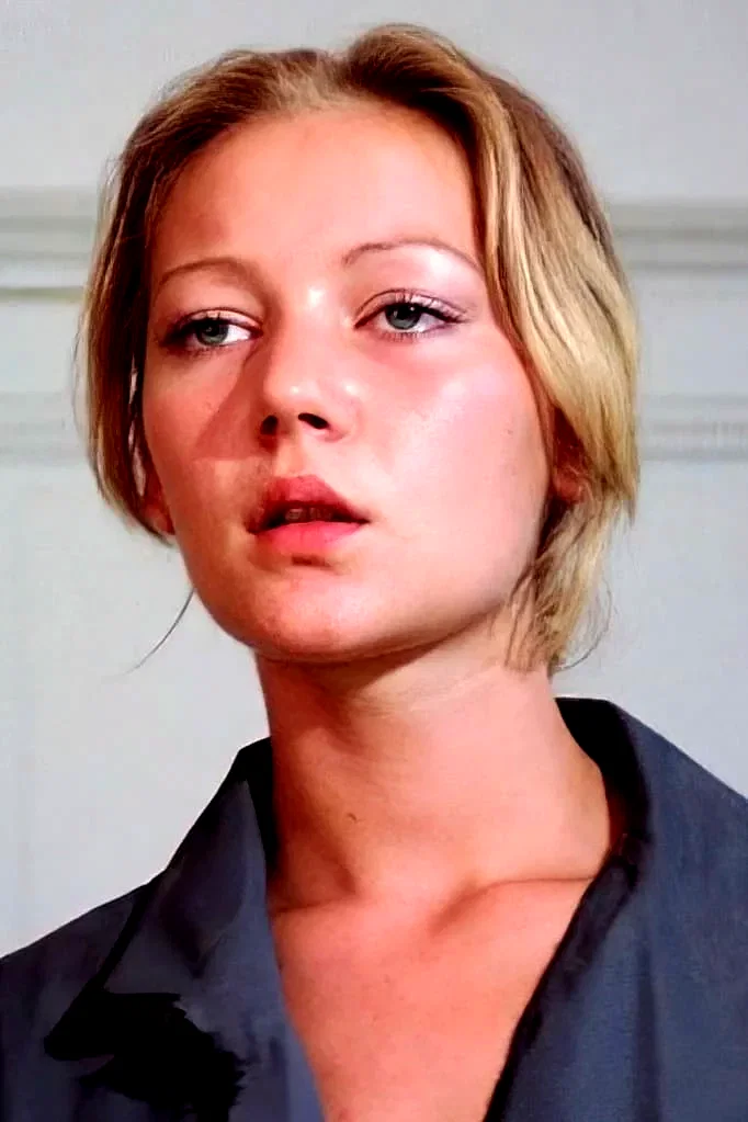  Martine Stedil