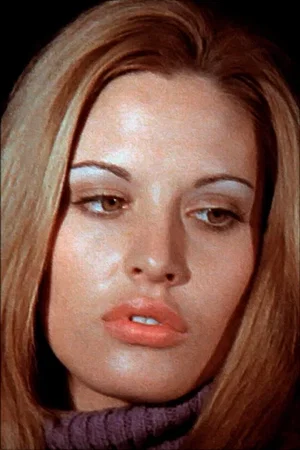  Carmen Yazalde photo