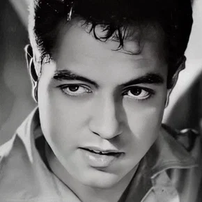 Photo star :  Alberto Dalbes