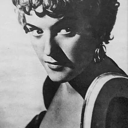  Rosa Palomar