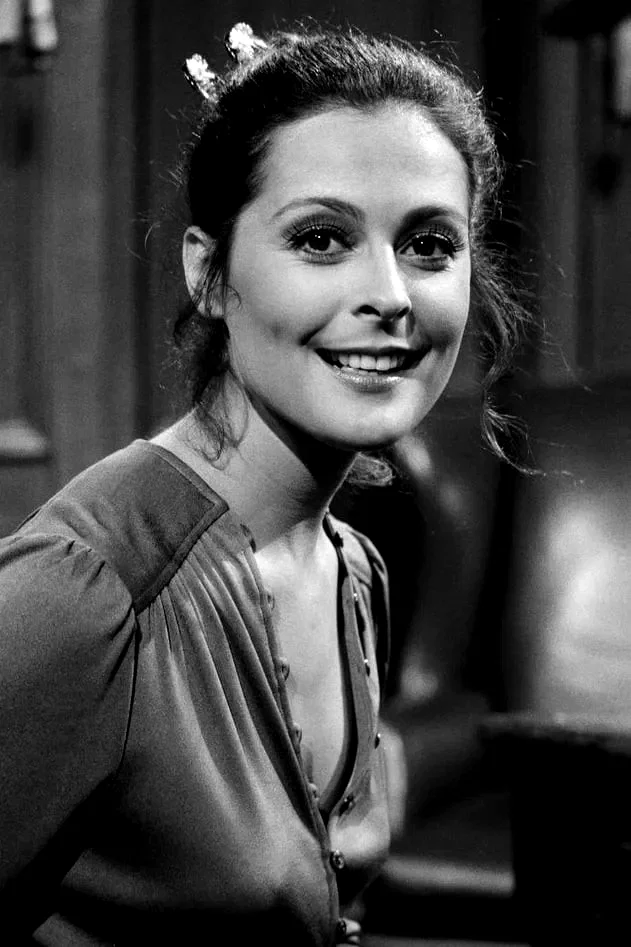  Brenda Benet