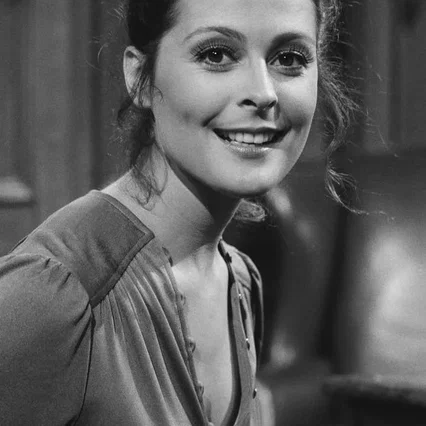  Brenda Benet