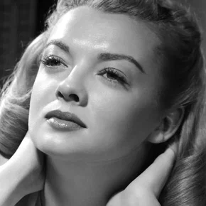 Photo star :  Myrna Dell