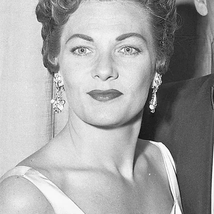  Marjorie Hoshelle