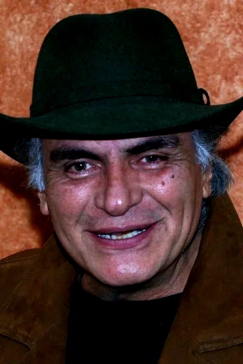  Salvador Pineda