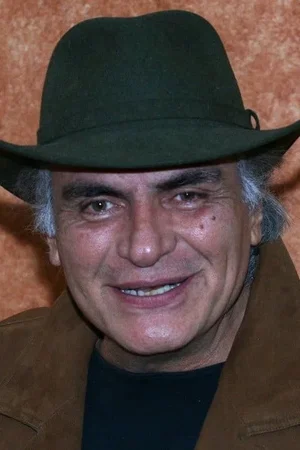  Salvador Pineda photo
