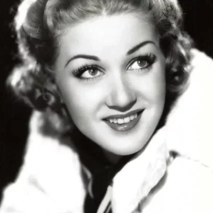  Grace Bradley