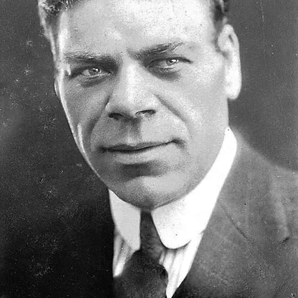  Dick Sutherland
