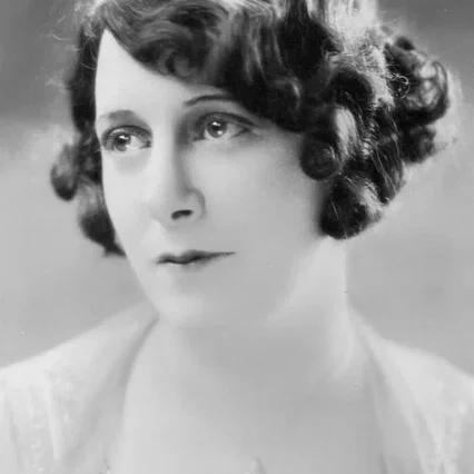  Grace Cunard