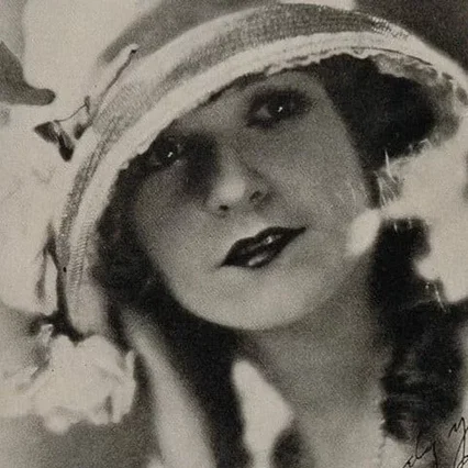  Helen Lynch