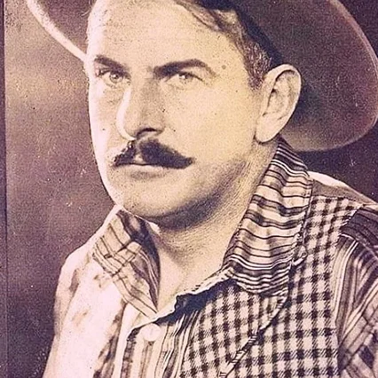  Duke R. Lee