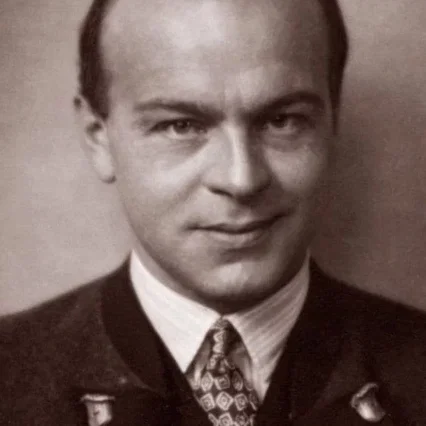  Paul Hartmann