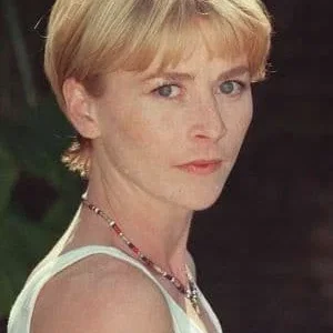  Nicola Cowper