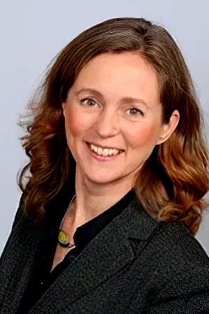  Lucy Deakins