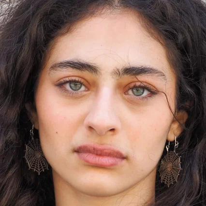  Deba Hekmat