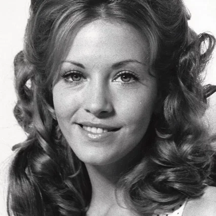  Andrea Allan