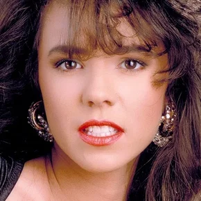 Photo star :  Lorissa McComas