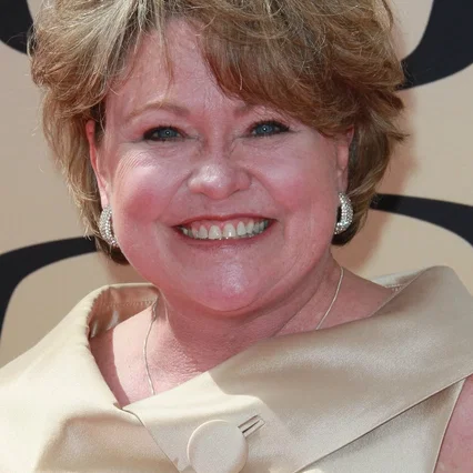 Lauren Tewes