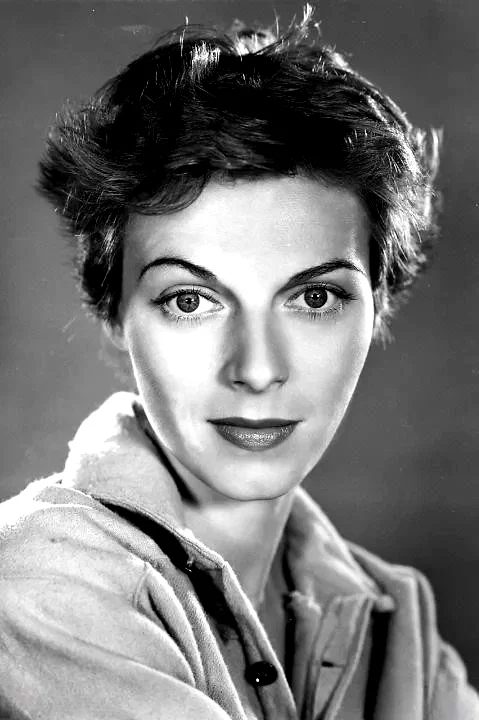  Vera Zorina