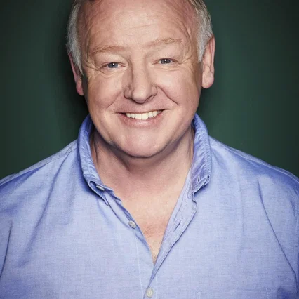  Les Dennis