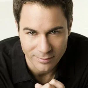  Eric Mccormack