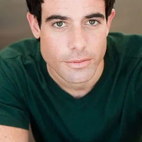 Photo star : Aaron Michael Metchik