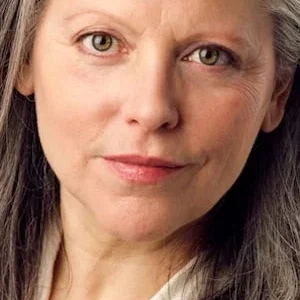 Lynne Adams