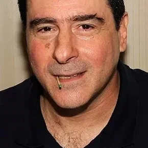Photo star :  Tony Ganios