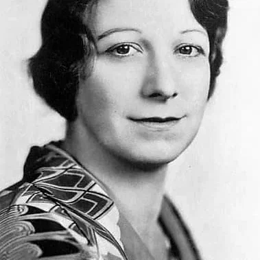  Ruth Warren