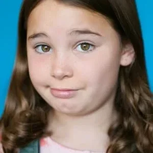  Maggie Lowe