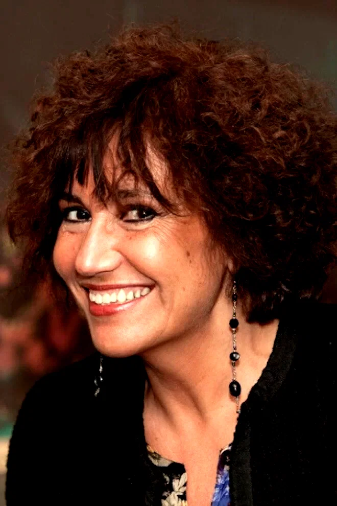  Beatriz Flores Silva
