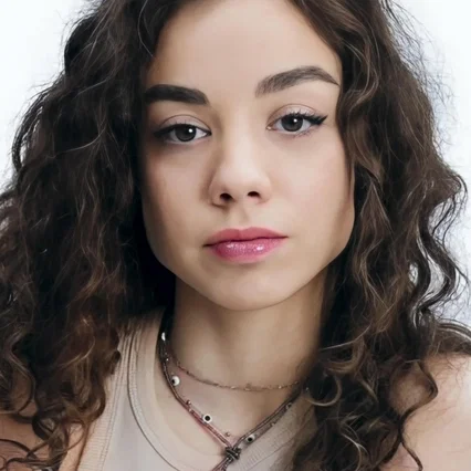 Ana Indricau