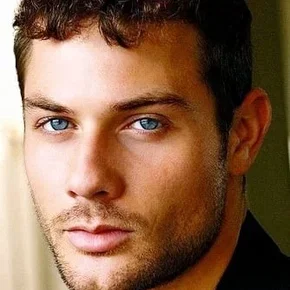 Photo star : Gino Anthony Pesi