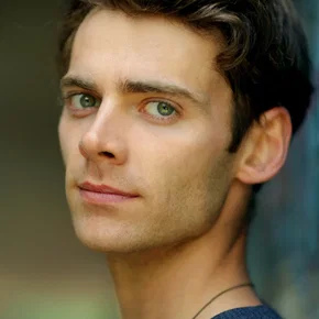 Photo star :  Thomas Law