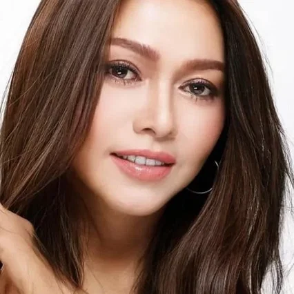  Vipavee Charoenpura